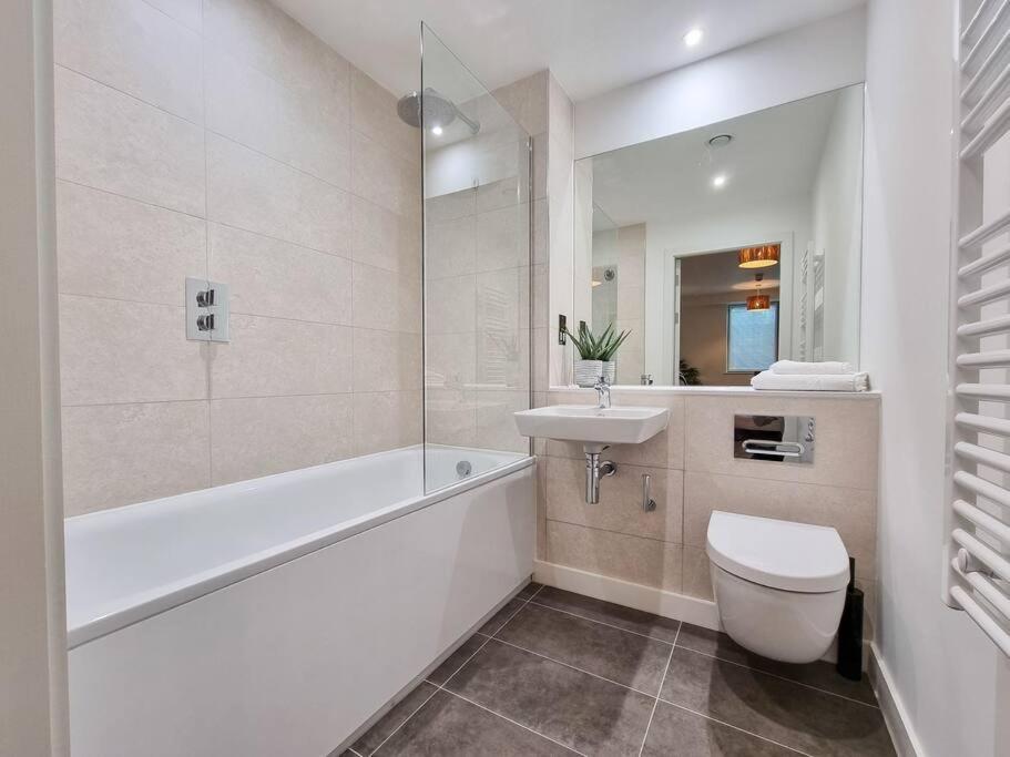 Stunning 4-Bedroom Townhouse With Free Parking Manchester Exteriér fotografie