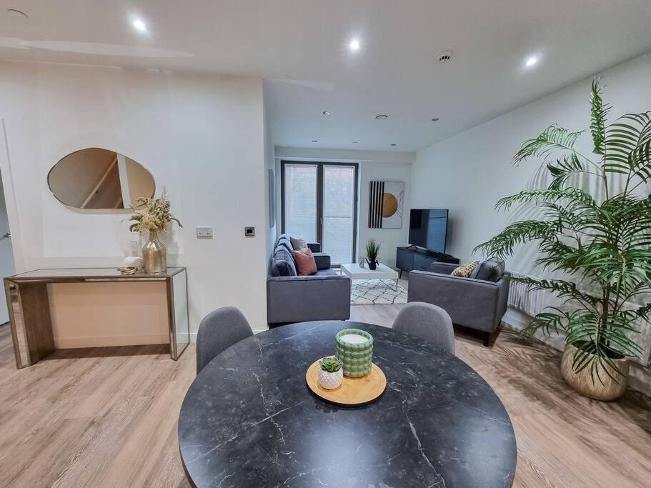 Stunning 4-Bedroom Townhouse With Free Parking Manchester Exteriér fotografie
