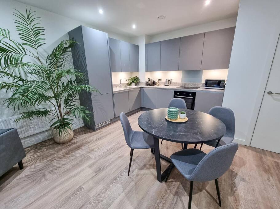 Stunning 4-Bedroom Townhouse With Free Parking Manchester Exteriér fotografie